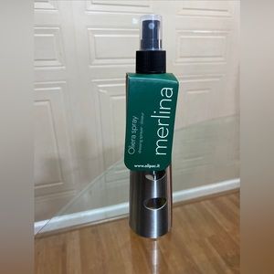 Brand New Dressing Sprsyer  Glass And Steinless Steel.